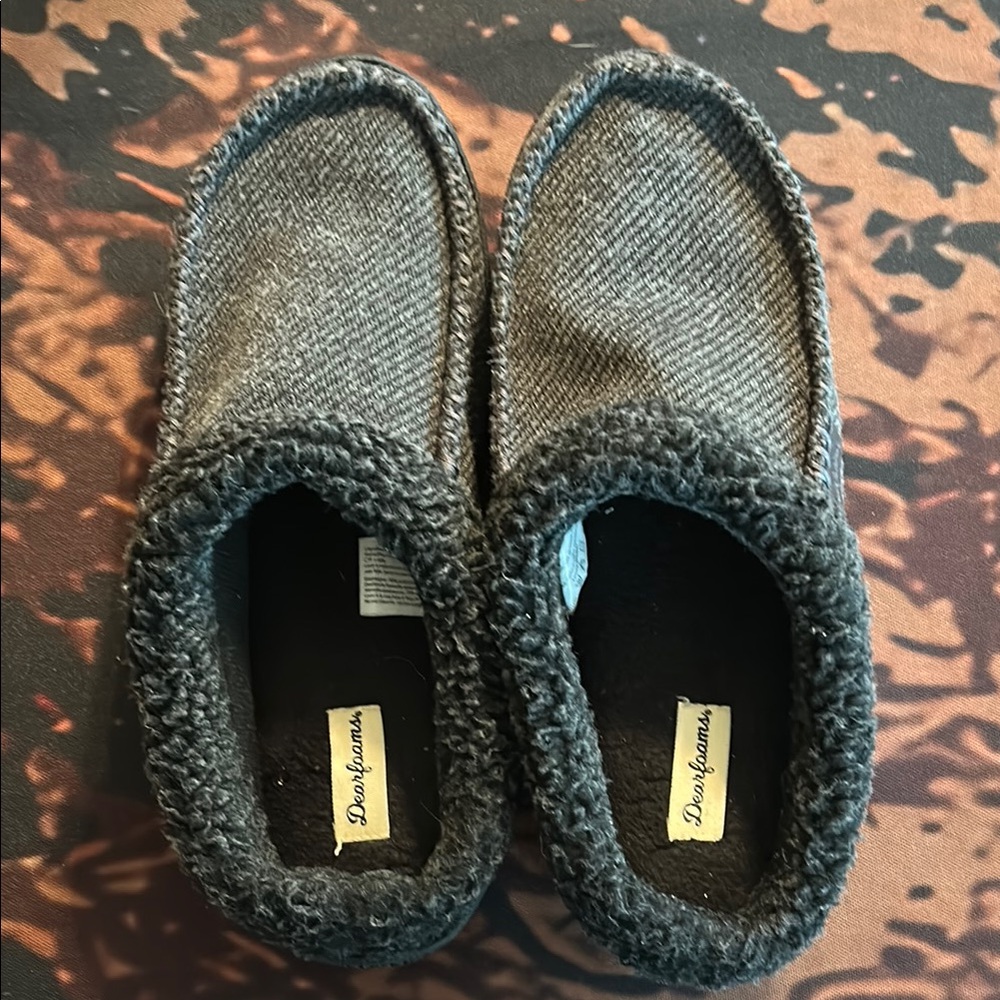 Men’s size Large 11/12 Dearfoam Memory Foam Slippers
